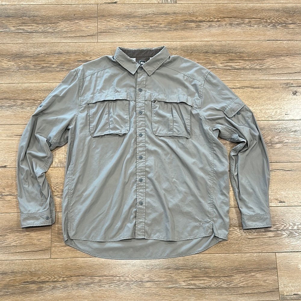 REI Men's Beige Button-Up Shirt